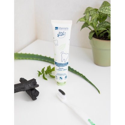 WonderWhite whitening toothpaste Mint & Charcoal