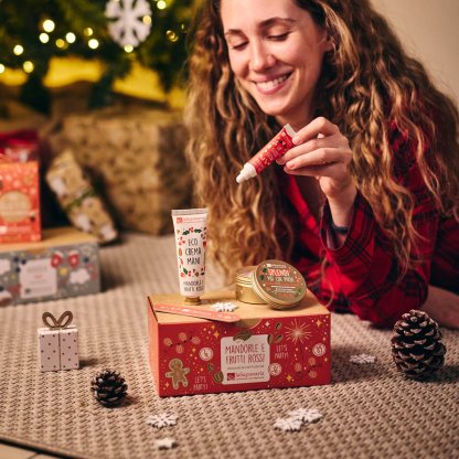 Almonds and Red Fruits - Holiday Box