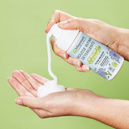 Gentle Intimate Cleansing Mousse - Organic Cornflower & Prebiotics