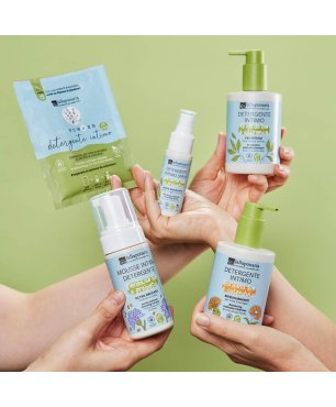 Gentle Intimate Cleansing Mousse - Organic Cornflower & Prebiotics