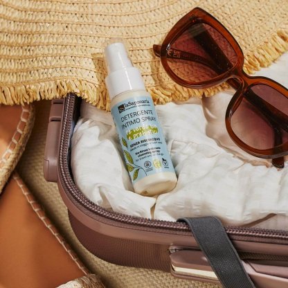 No-Rinse Intimate Cleansing spray - Organic Green Tea & Prebiotics